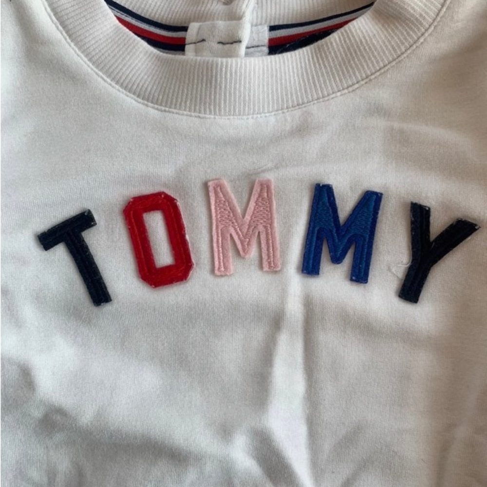NWT TOMMY HILFIGER sweater